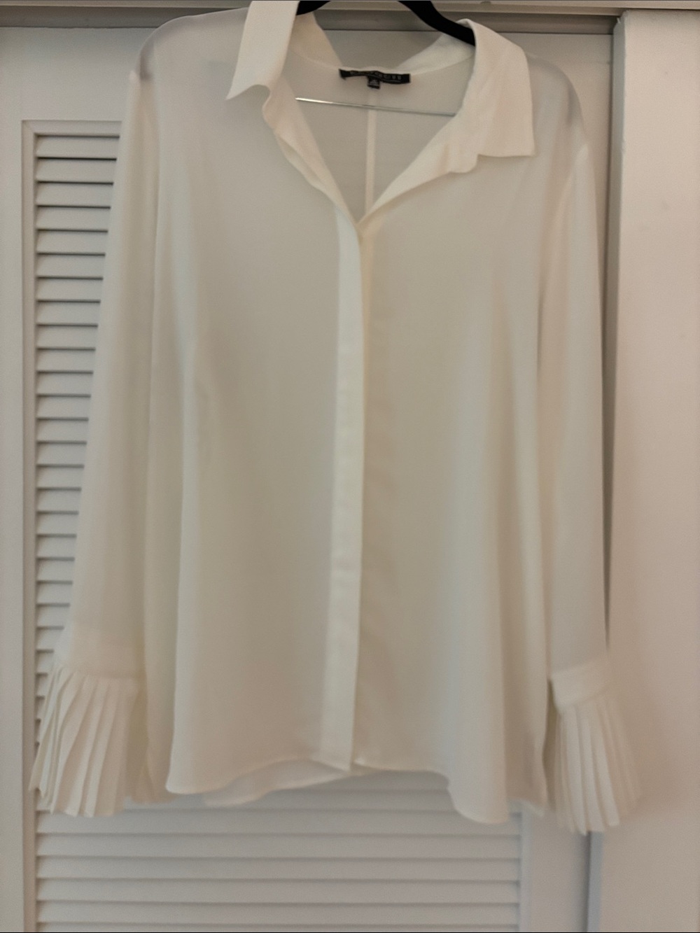 Eloquii Cream Pleated-Cuff Button Down Shirt